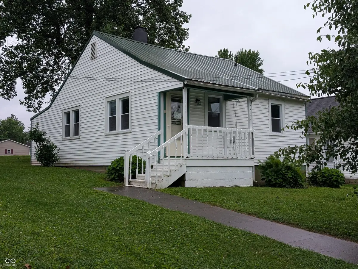 219 E Perry Street, Versailles, IN 47042 - #1