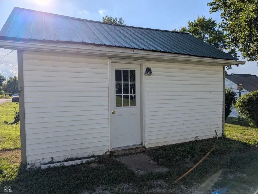 219 E Perry Street, Versailles, IN 47042 - #3