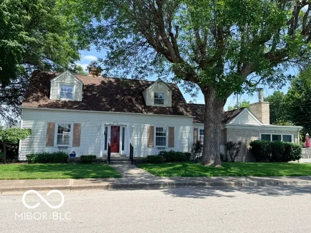 824 W 5th Street, Seymour, IN 47274 - #1