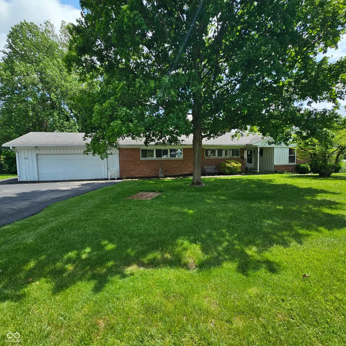 302 East Drive, Connersville, IN 47331 - #1