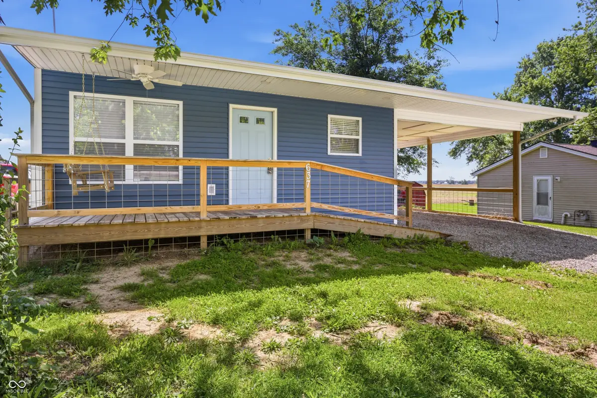 637 Jewell Street, Columbus, IN 47203 - #1