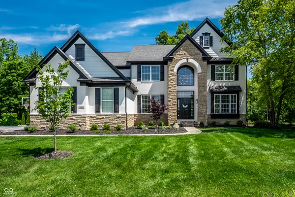 2500 Fawn Bluff Court, Zionsville, IN 46077