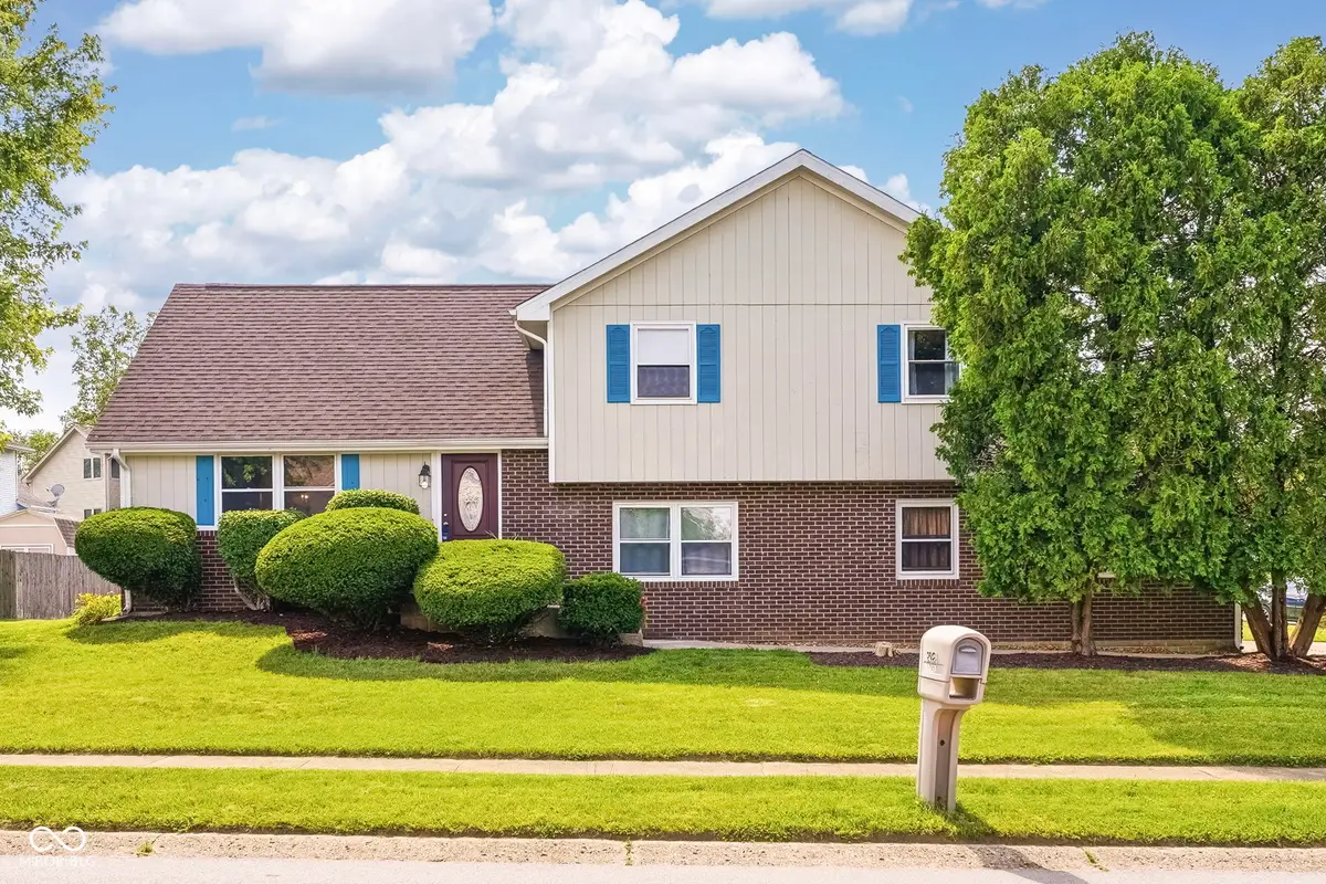 2924 Fox Pointe Drive, Columbus, IN 47203 - #1