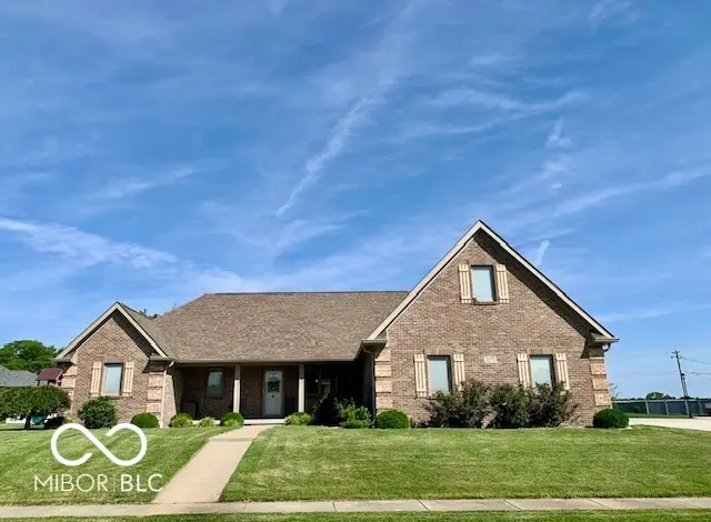 3555 Saint Andrews Place, Seymour, IN 47274 - #1