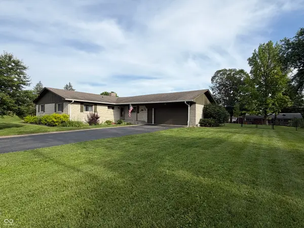 45 St Clair Street, Mooresville, IN 46158