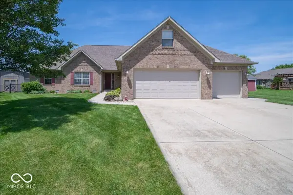 4838 W Cedar Creek Place, New Palestine, IN 46163