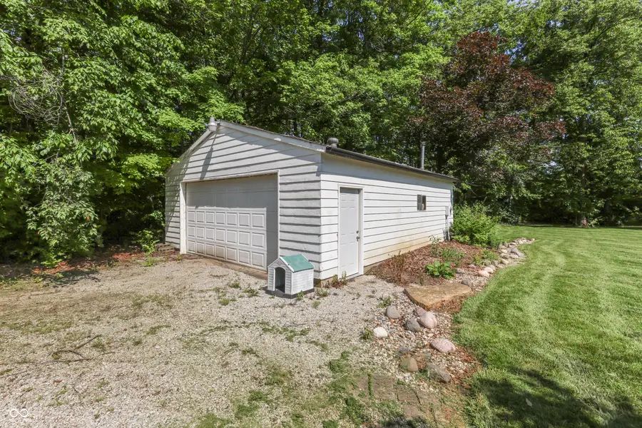 6724 W Sweet Creek Drive, New Palestine, IN 46163 - #2