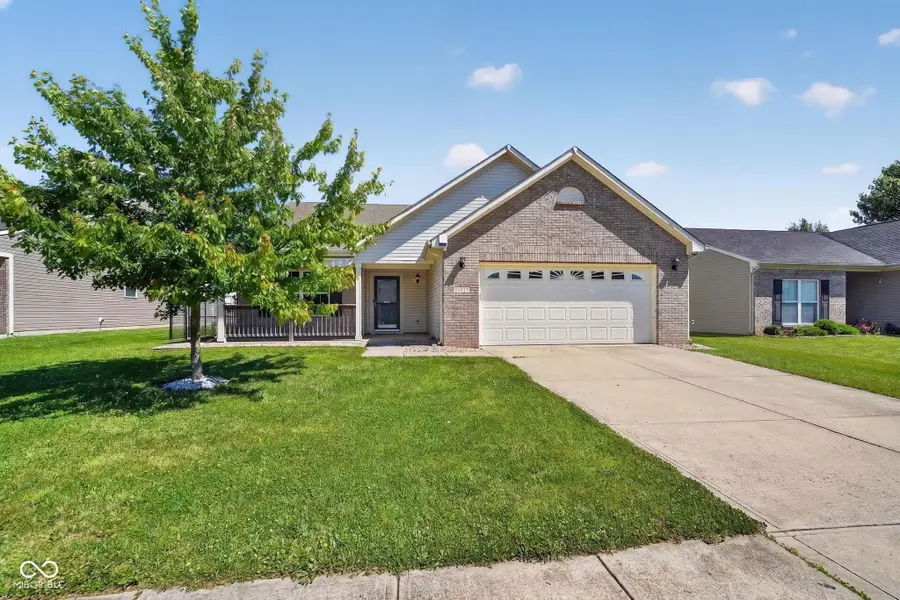 654 Findlay Lane, Greenwood, IN 46143 - #2