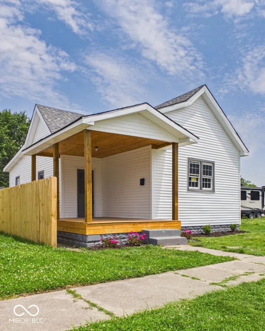 1518 S G Street, Elwood, IN 46036 - #2