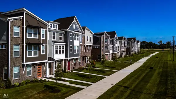 6045 Windsor Drive #18-707, McCordsville, IN 46055