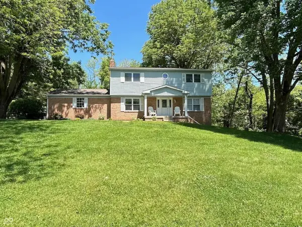 15830 E Lake Shore Drive N, Hope, IN 47246