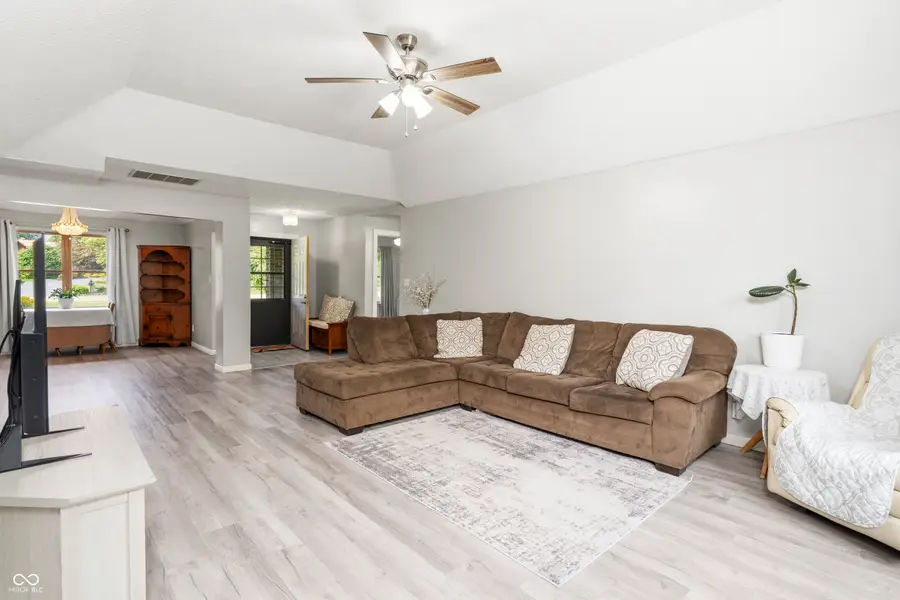 4231 E Lakeview Drive, Martinsville, IN 46151 - #3