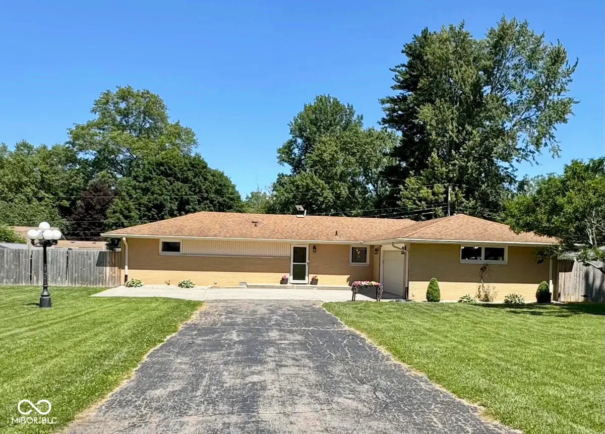 9940 W Sunset Lane, Elwood, IN 46036 - #1