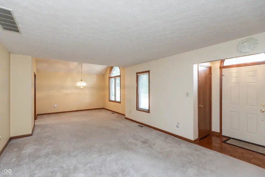 671 Jackson Street, Brownsburg, IN 46112 - #3