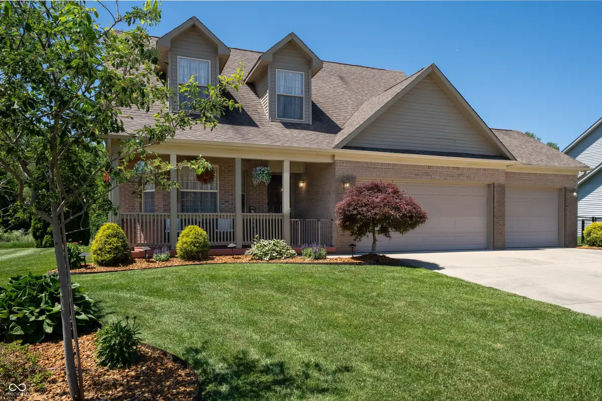 6075 Prairie Stream Way, Columbus, IN 47203 - #1
