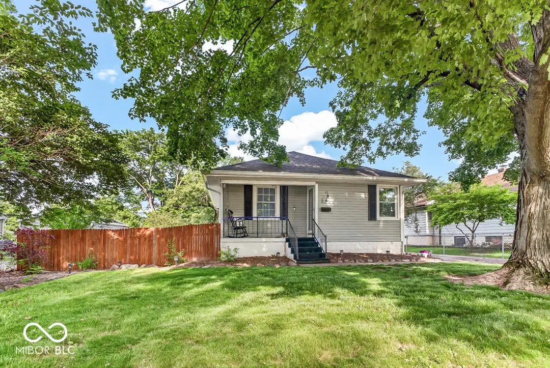 305 N 20th, Beech Grove, IN 46107 - #1