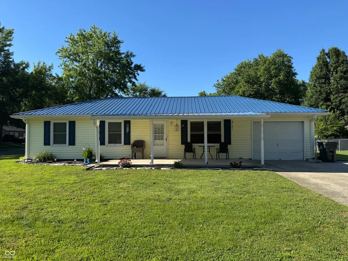 156 Hitchcock Drive, Hope, IN 47246 - #1