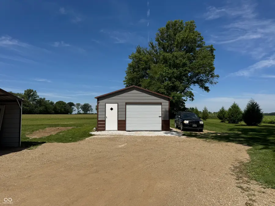 1404 N Dry Run Road, Veedersburg, IN 47987 - #2