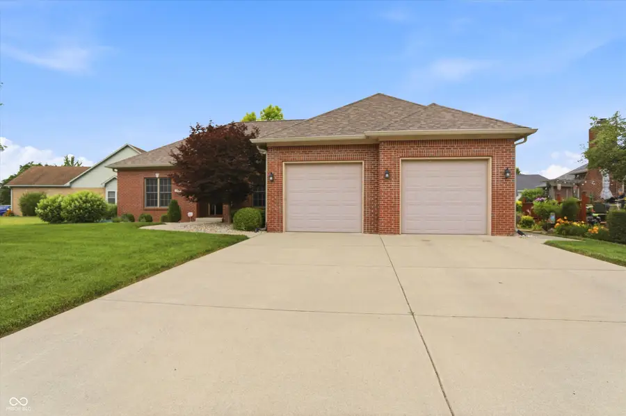 3724 Morningside Drive, Greenwood, IN 46143 - #3