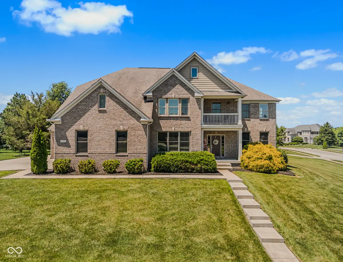 950 Westlake Hills Drive, Columbus, IN 47201 - #1