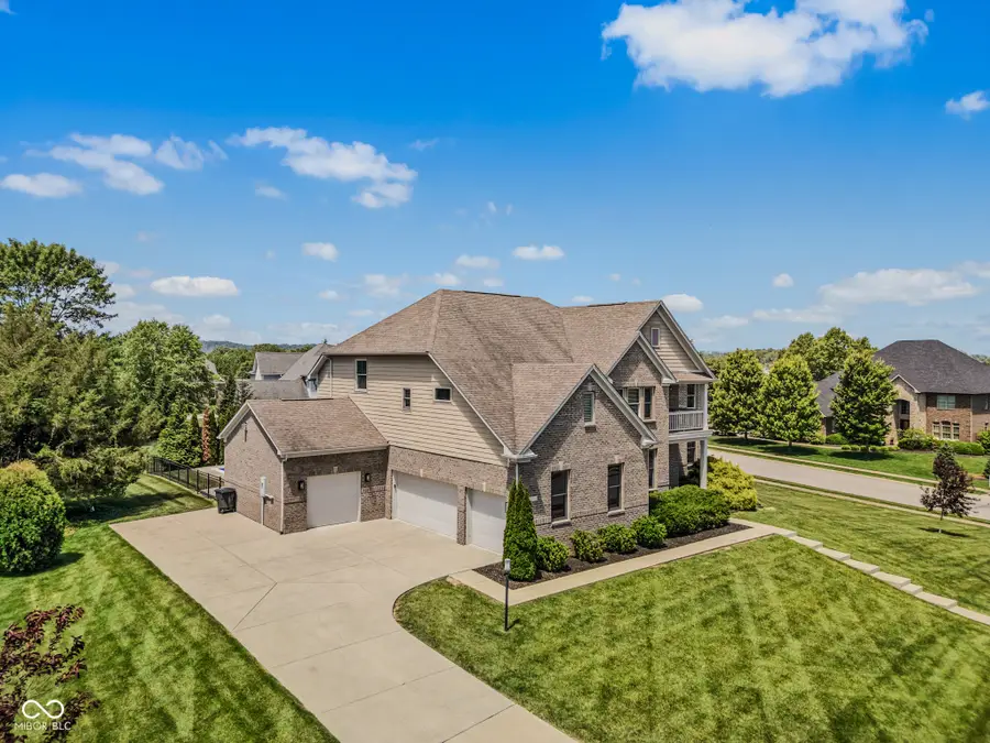 950 Westlake Hills Drive, Columbus, IN 47201 - #3