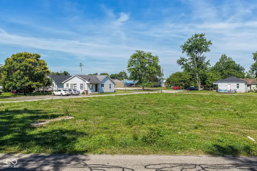 102 Oak Street, Columbus, IN 47201 - #2