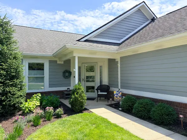 7877 Clearwater Parkway, Indianapolis, IN 46240
