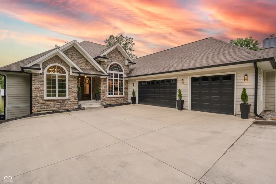 11911 W Grandview Drive, Columbus, IN 47201 - #2