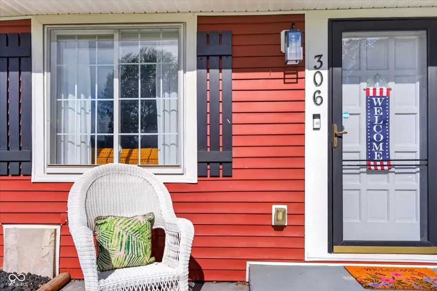306 S 8th Avenue, Beech Grove, IN 46107 - #3
