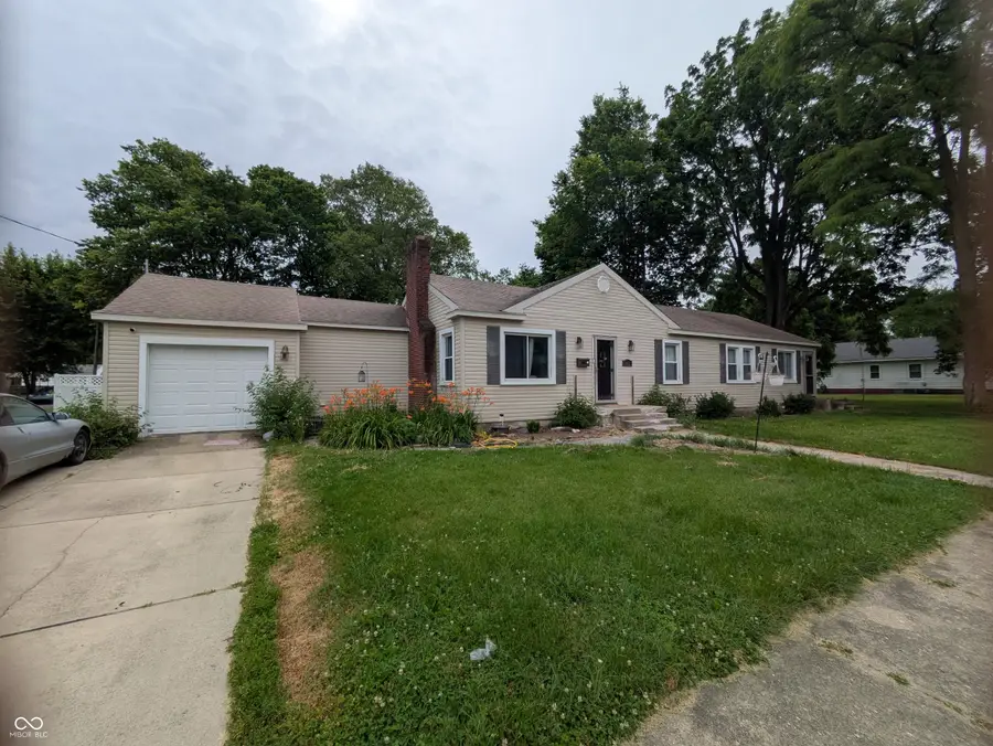 1002 S Noble Street, Shelbyville, IN 46176 - #2