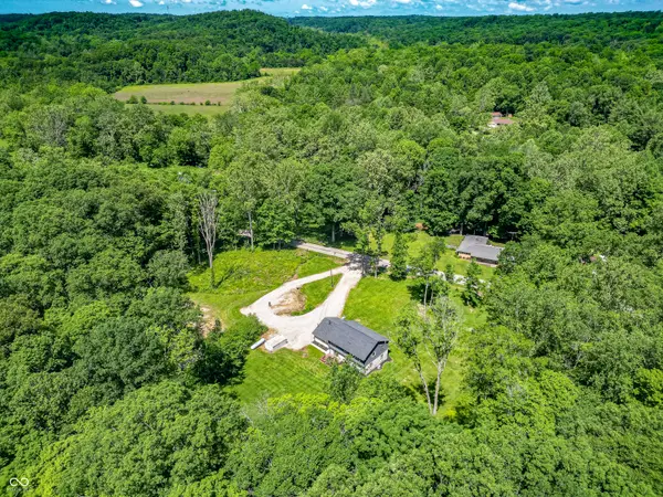 41 N Wolfcreek Road, Columbus, IN 47201