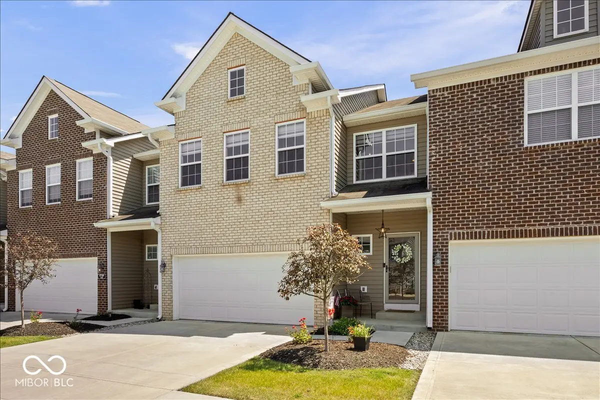 9749 Thorne Cliff Way #UNIT 102, Fishers, IN 46037 - #1