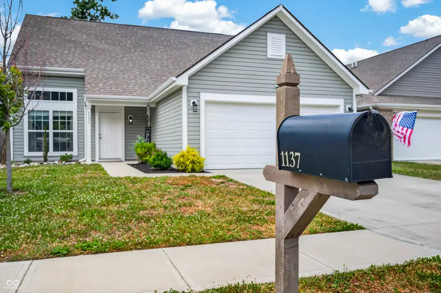 1137 N Aberdeen Drive, Franklin, IN 46131 - #2