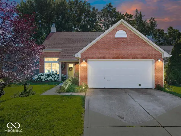 2261 Rolling Oak Drive, Indianapolis, IN 46214