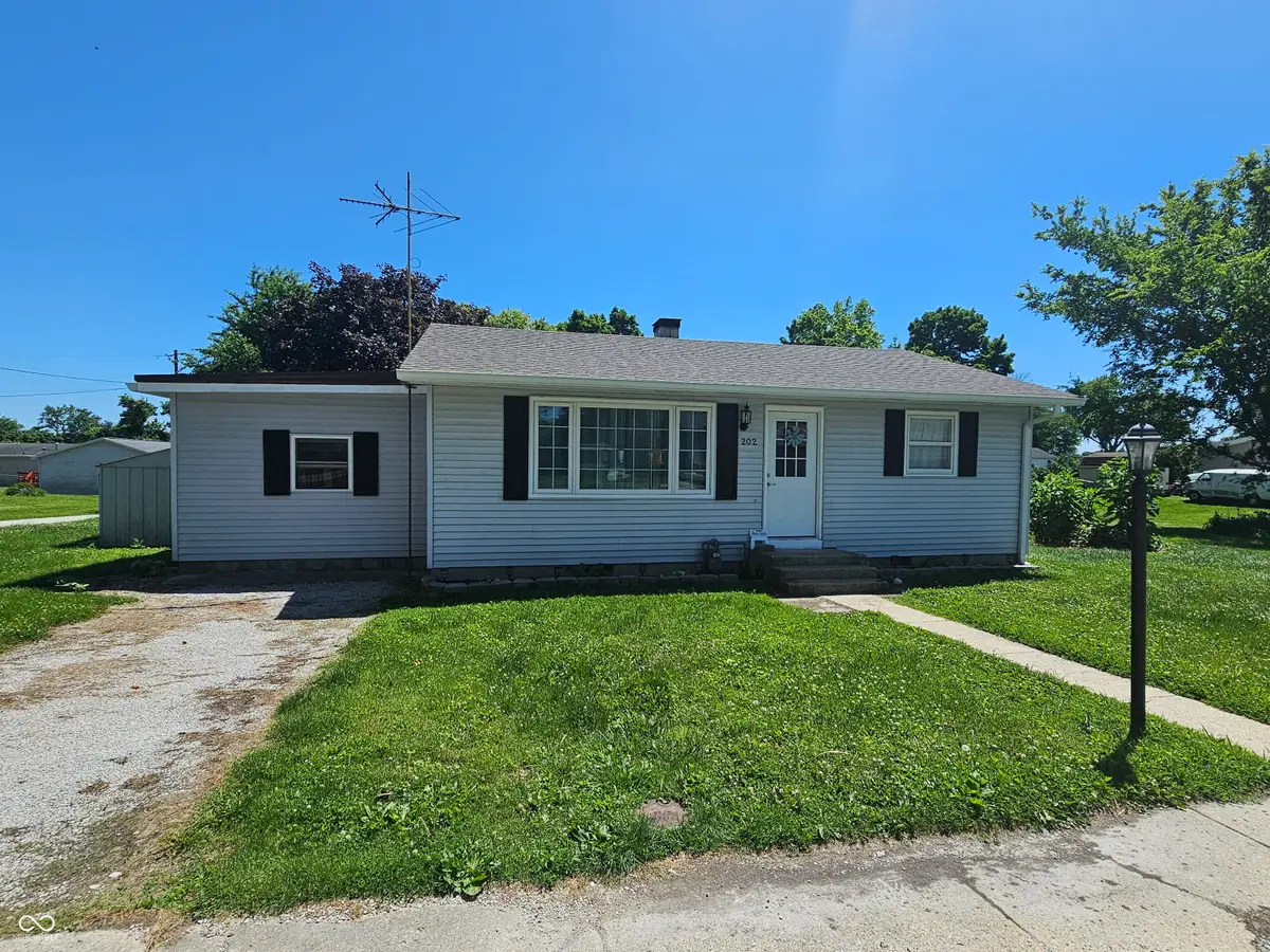 202 W Walnut Street, Bainbridge, IN 46105 - #1