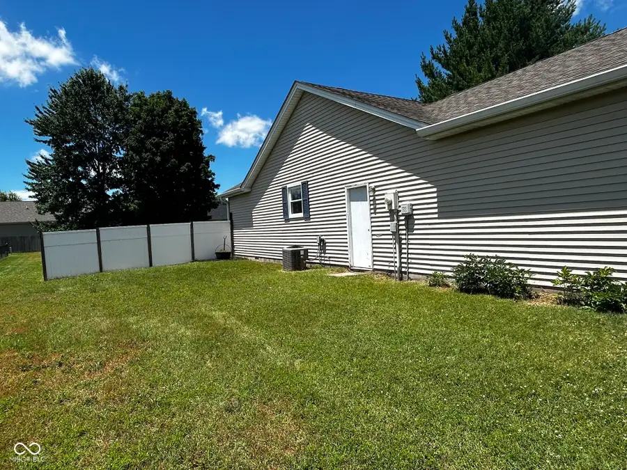 4684 Hackberry Drive, Columbus, IN 47201 - #3