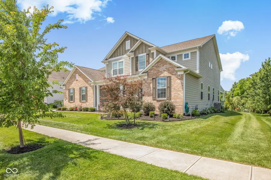 3796 Conifer Drive, Zionsville, IN 46077 - #2
