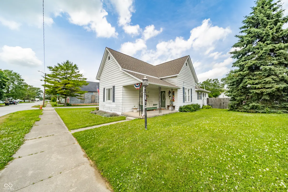 126 W 9th Street, Lapel, IN 46051 - #1