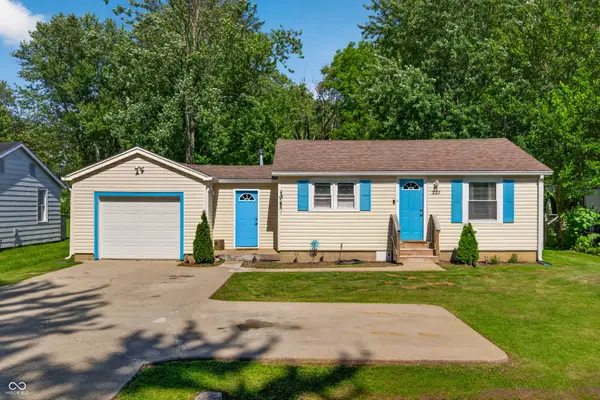 221 Della Road, Columbus, IN 47203