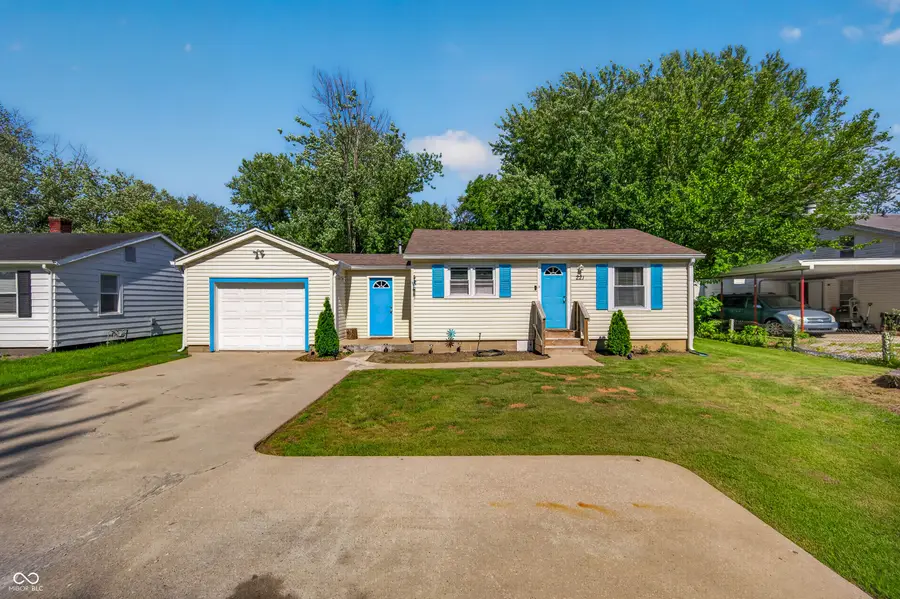 221 Della Road, Columbus, IN 47203 - #2