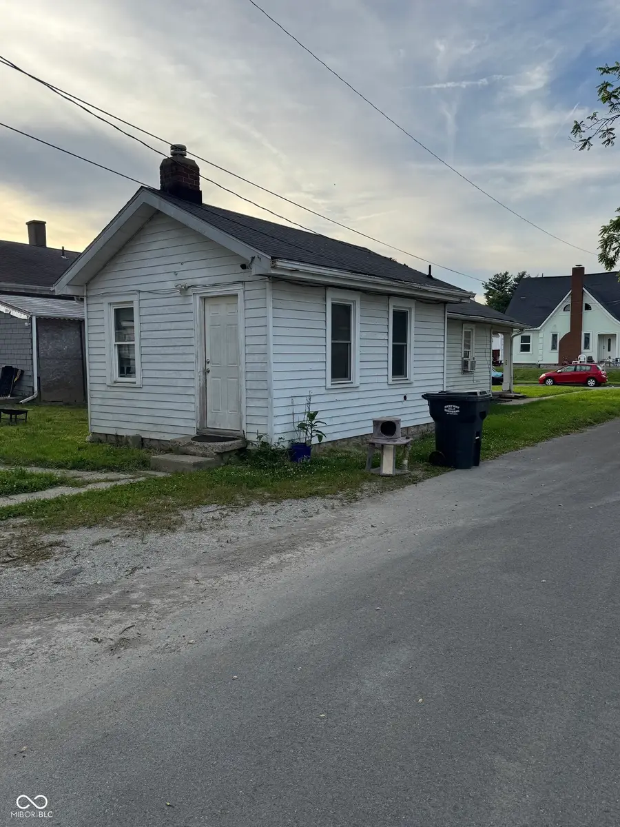 627 E 31st Street, Anderson, IN 46016 - #3