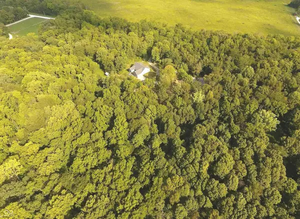 355 E Johnson Bridge Road, Williamsport, IN 47993
