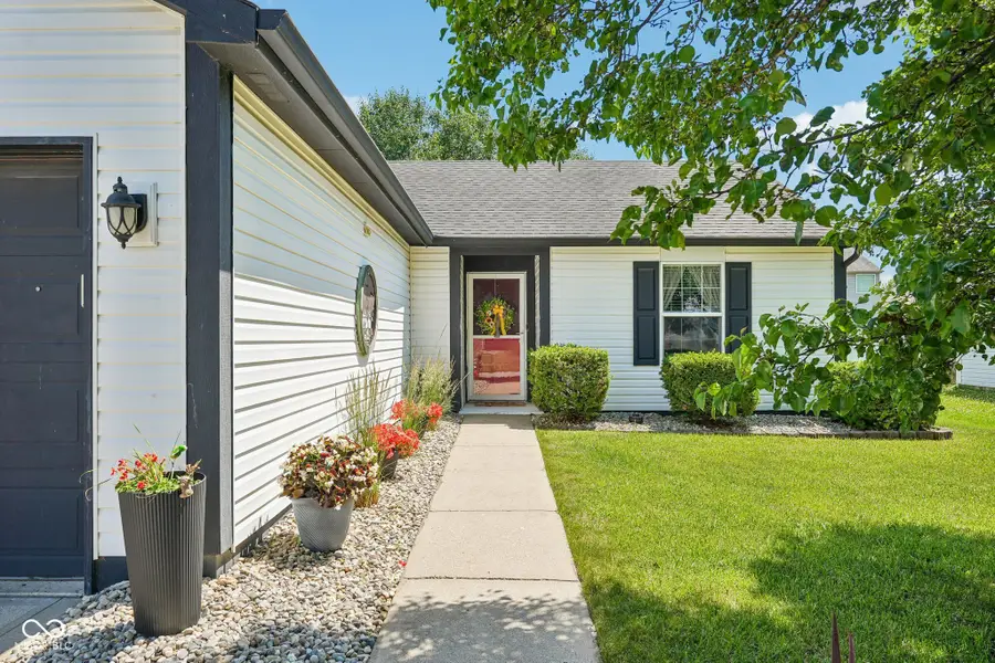 718 Breakers Lane, Fortville, IN 46040 - #2