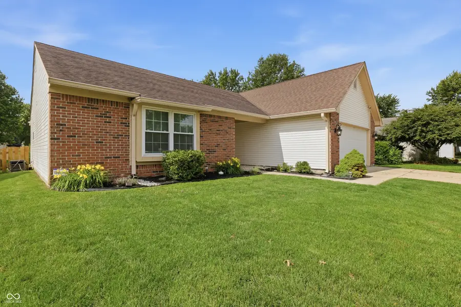 541 E Pine Ridge Drive, Westfield, IN 46074 - #2