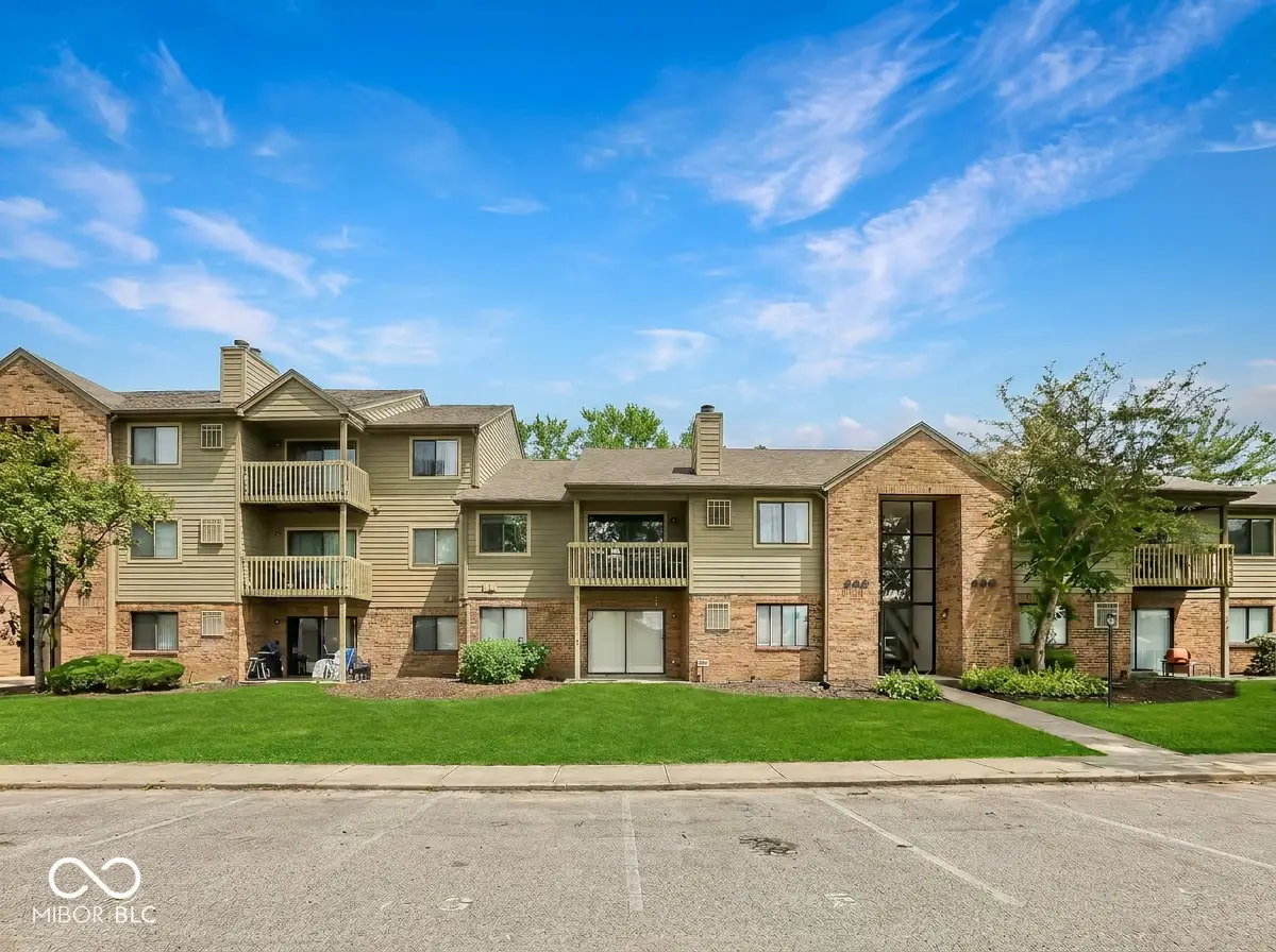 4341 Village Parkway Circle W #7, Indianapolis, IN 46254 - #1