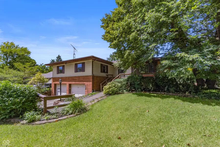 852 Knollwood Drive, Columbus, IN 47203 - #2