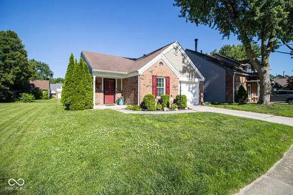 9709 River Oak Lane E, Fishers, IN 46038