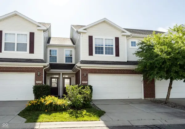 10903 Perry Pear Drive, Zionsville, IN 46077
