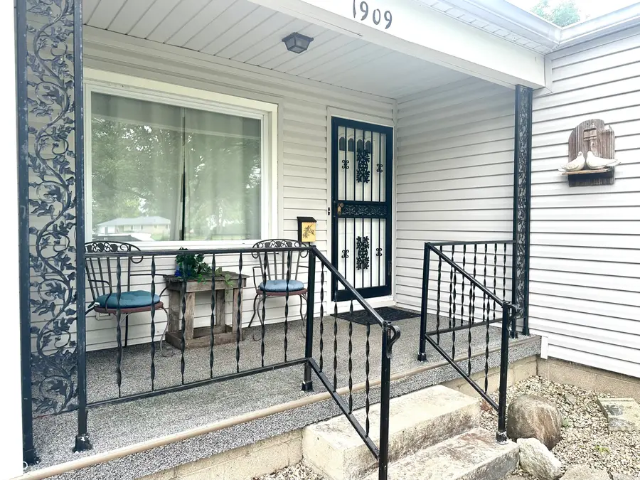 1909 Patton Drive, Speedway, IN 46224 - #3