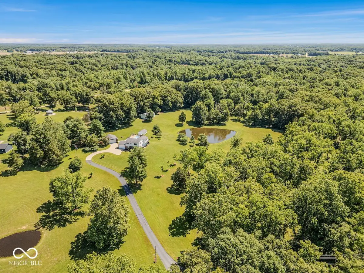 7221 S Sprague Road, Columbus, IN 47201 - #1